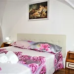 Casa Deborah Alliste