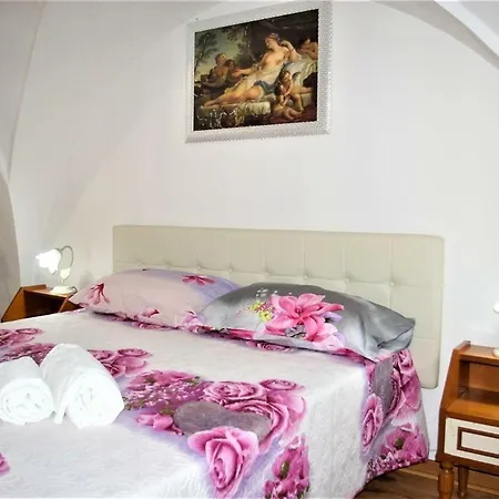 Casa Deborah Alliste